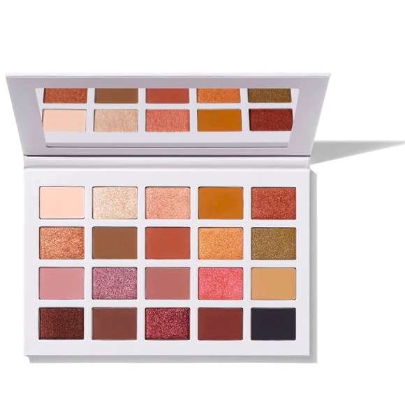 MORPHE MADISON BEER CHANNEL SURFING ARTISTRY PALETTE - Picture 1 of 6
